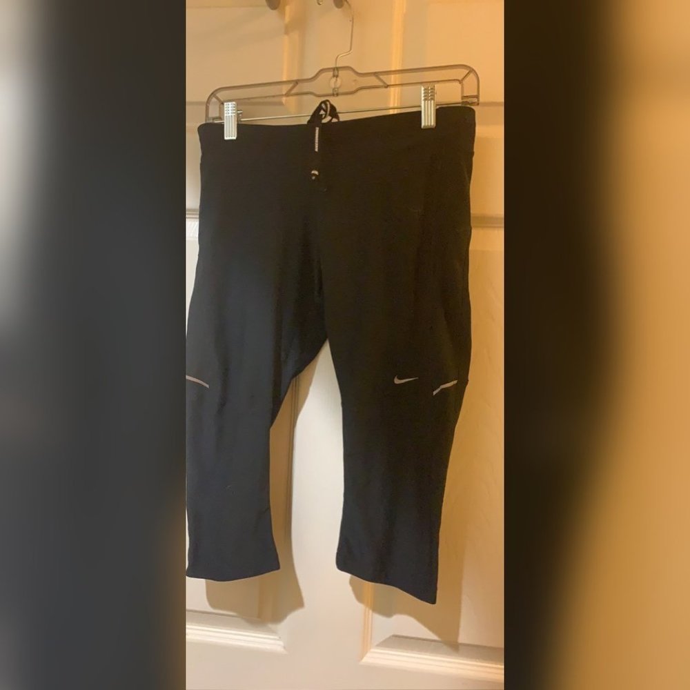 Medium Black Nike Dri-Fit 3/4 Leggings